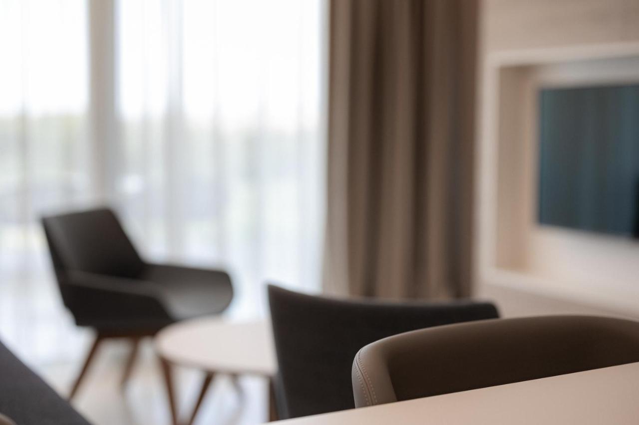 Aparthotel Joel Novalja Exteriör bild