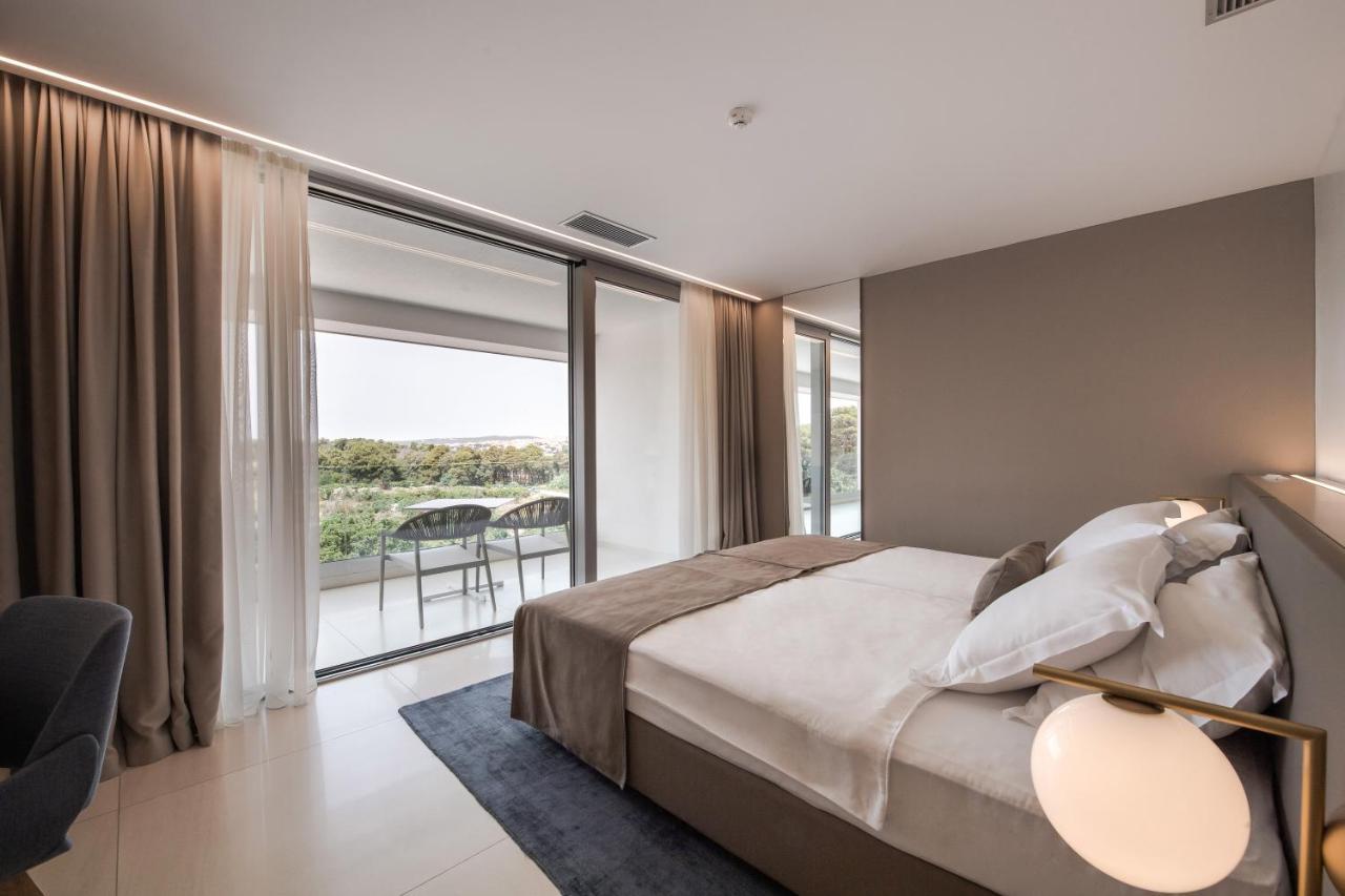 Aparthotel Joel Novalja Exteriör bild