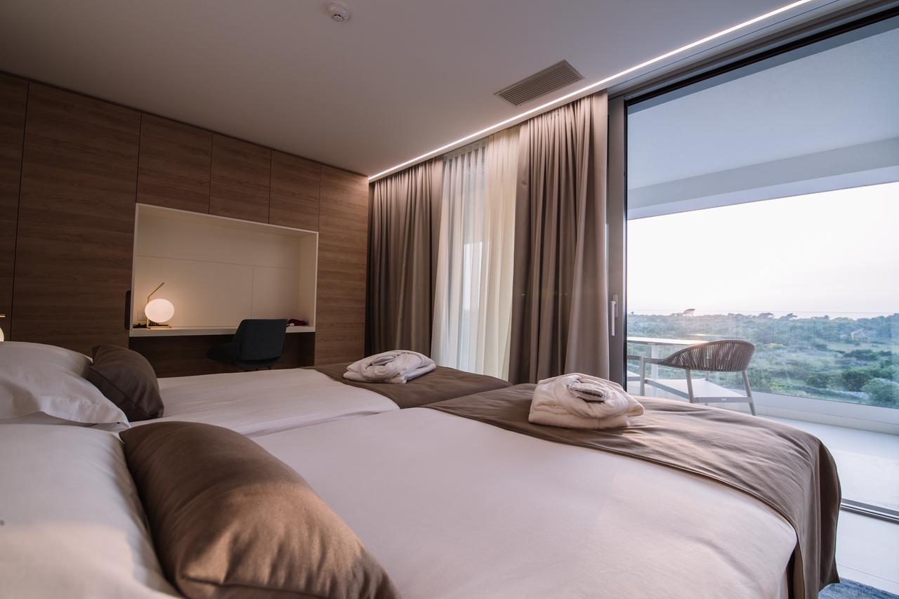 Aparthotel Joel Novalja Exteriör bild