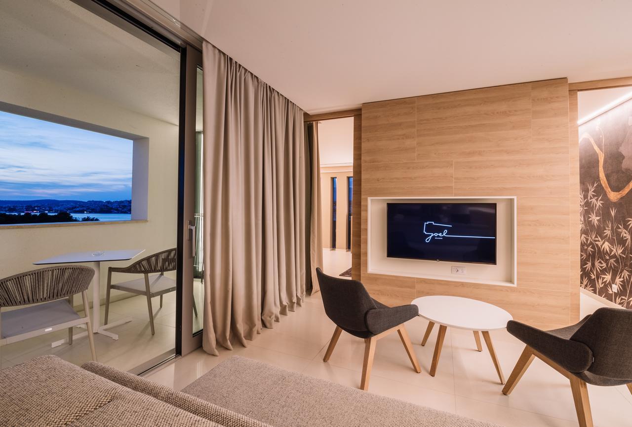 Aparthotel Joel Novalja Exteriör bild